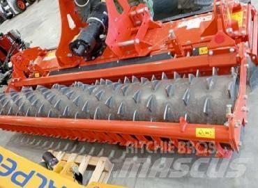 Kubota PH 1301 Varomosios akėčios ir žemės frezos