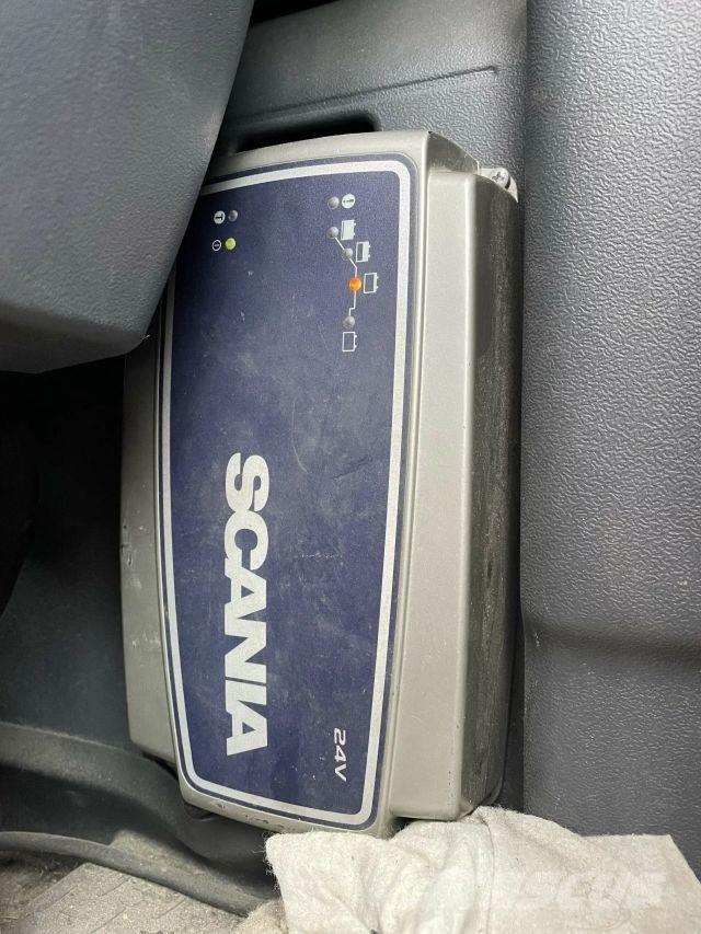 Scania R500 6x2 Konteinerių nuožulnaus pakėlimo ant platformos krautuvai