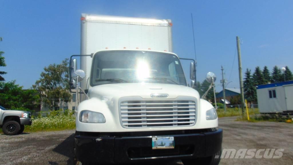 Freightliner M2 Sunkvežimiai su dengtu kėbulu