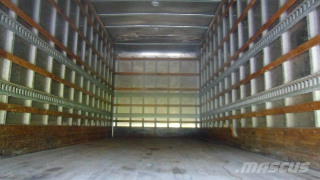 Freightliner M2 Sunkvežimiai su dengtu kėbulu