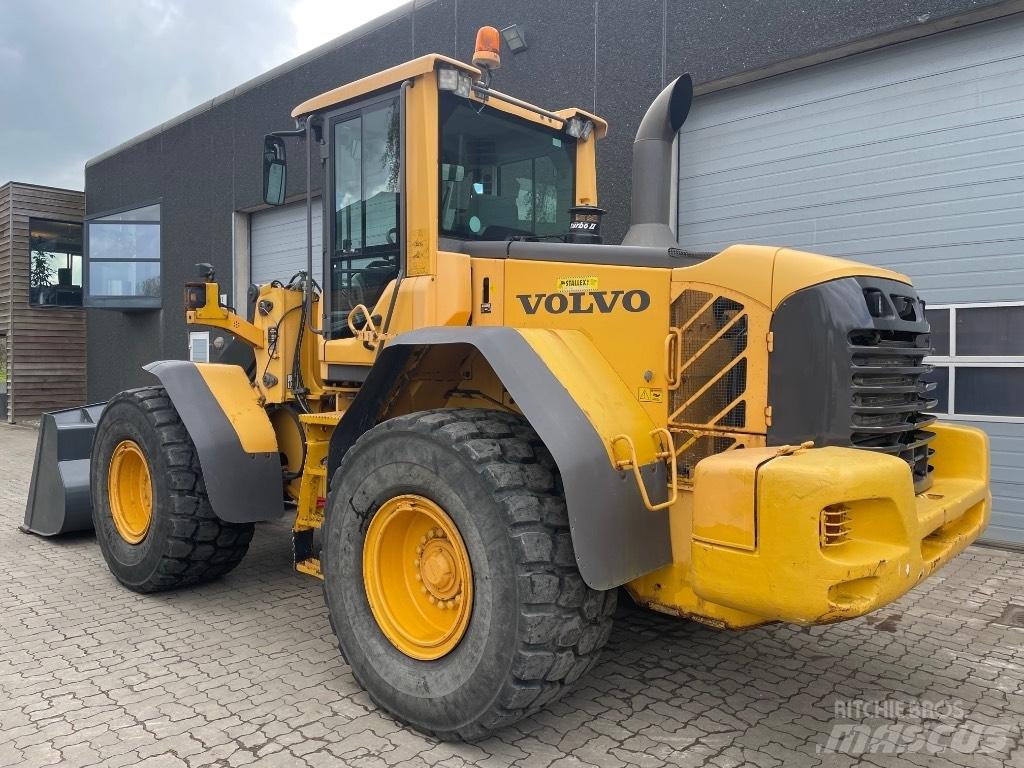 Volvo L90F Naudoti ratiniai krautuvai