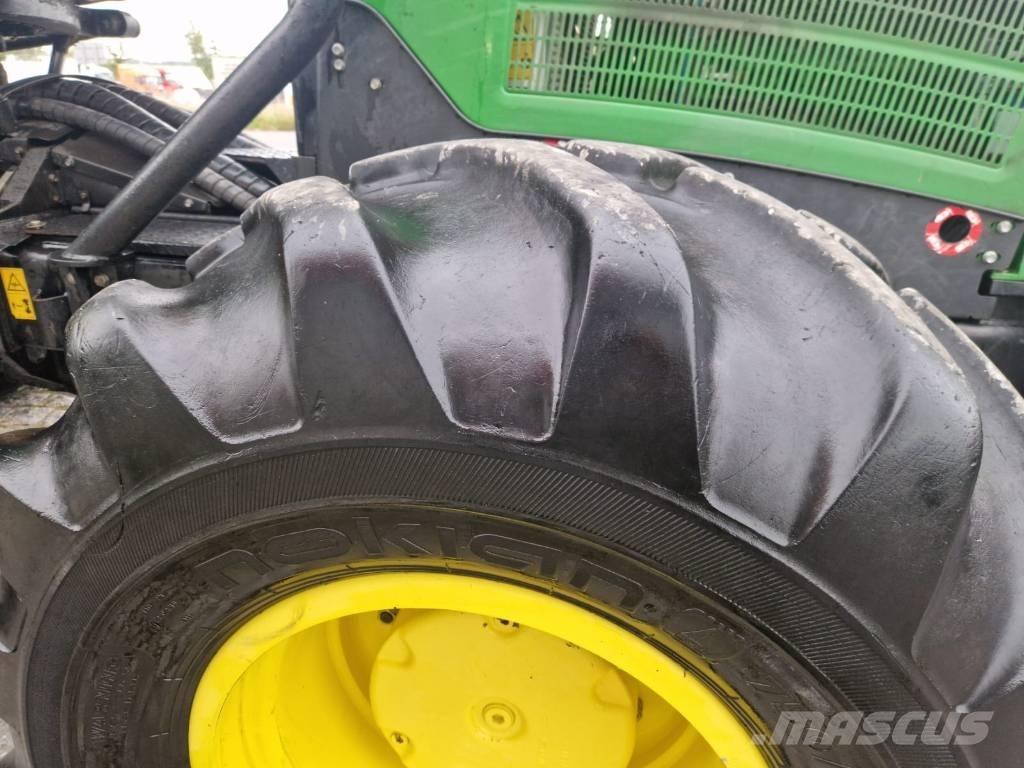 John Deere 1070 E Miško technika (Harvesteriai)