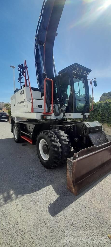 Hidromek HMK 210 W Ratiniai ekskavatoriai