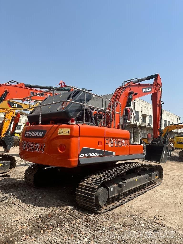 Doosan DX 300 Vidutinės galios ekskavatoriai 7-12 t