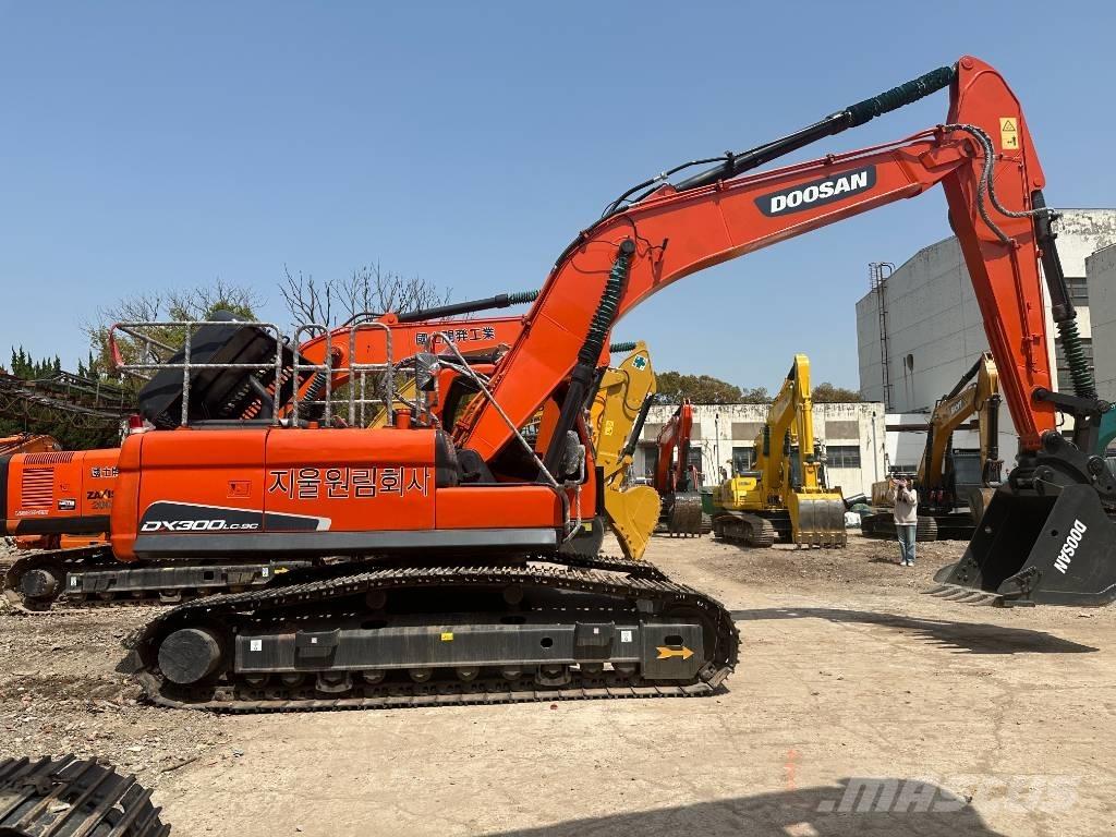 Doosan DX 300 Vidutinės galios ekskavatoriai 7-12 t