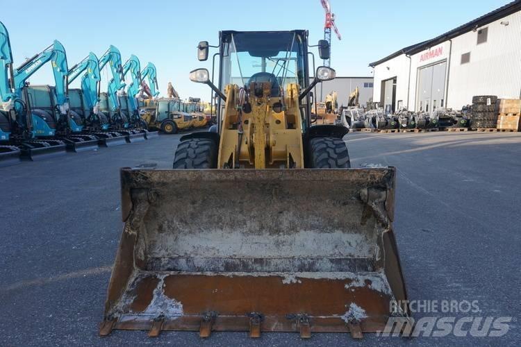 CAT 906 M Naudoti ratiniai krautuvai