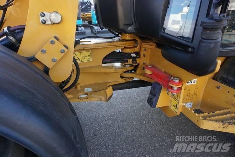 CAT 906 M Naudoti ratiniai krautuvai