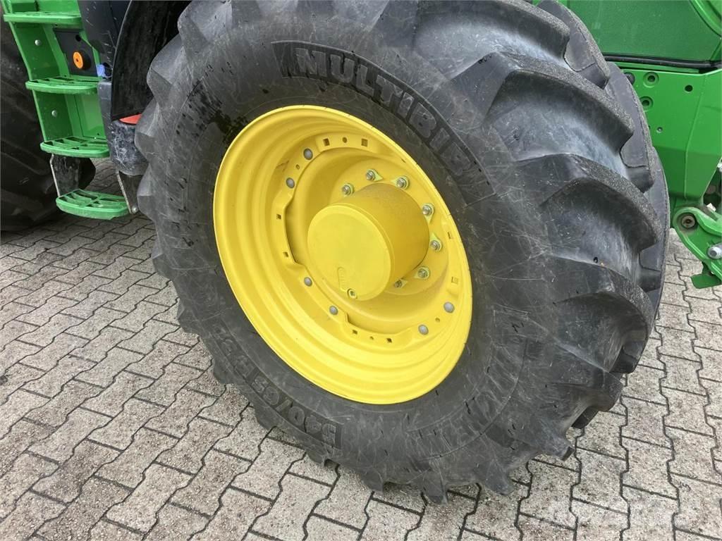 John Deere 6R 215 Traktoriai