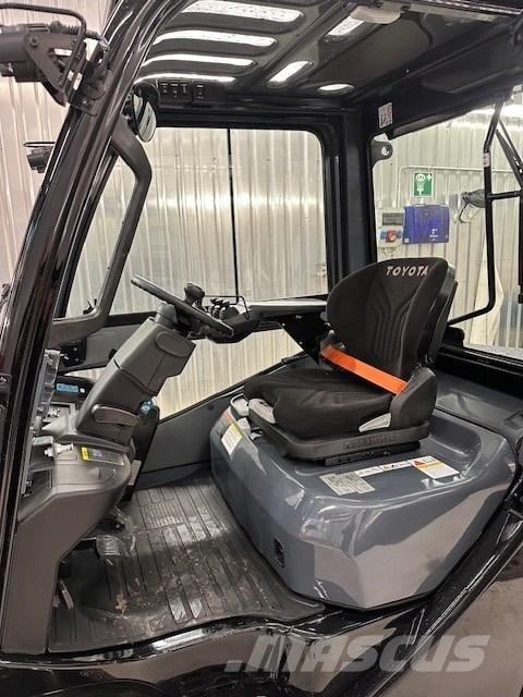 Toyota 52-8 FDF 30 Dyzeliniai krautuvai