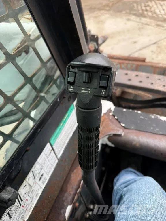 Bobcat 773 Krautuvai su šoniniu pasukimu