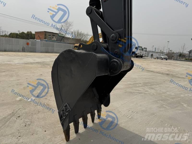 Hyundai R220LC-9S Vikšriniai ekskavatoriai