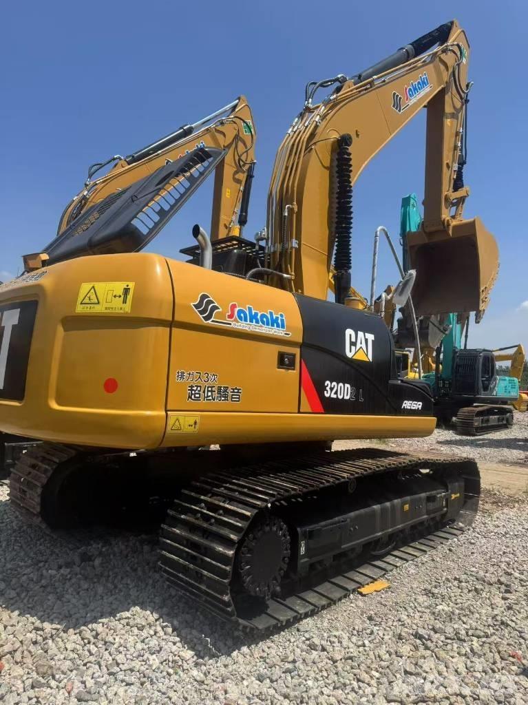 CAT 320d2 Vikšriniai ekskavatoriai