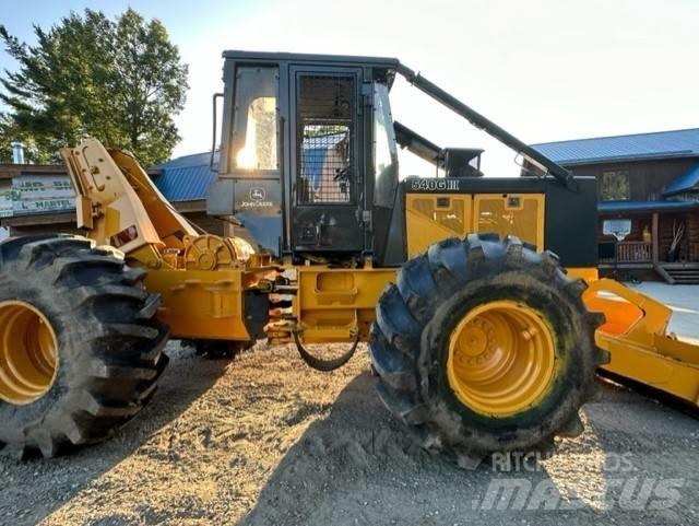 John Deere 540 G III Skiedrovežiai