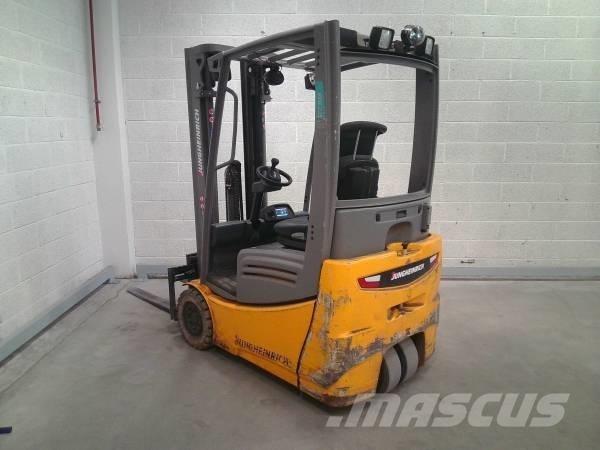 Jungheinrich EFG 215 Elektriniai šakiniai krautuvai
