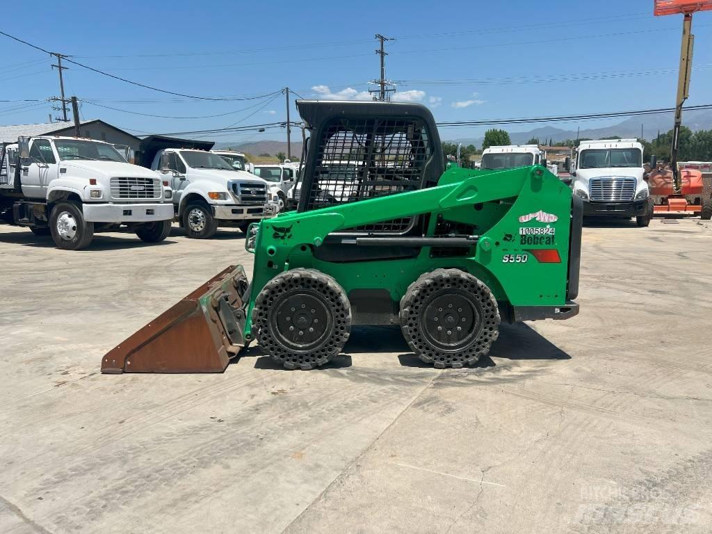 Bobcat S 550 Krautuvai su šoniniu pasukimu