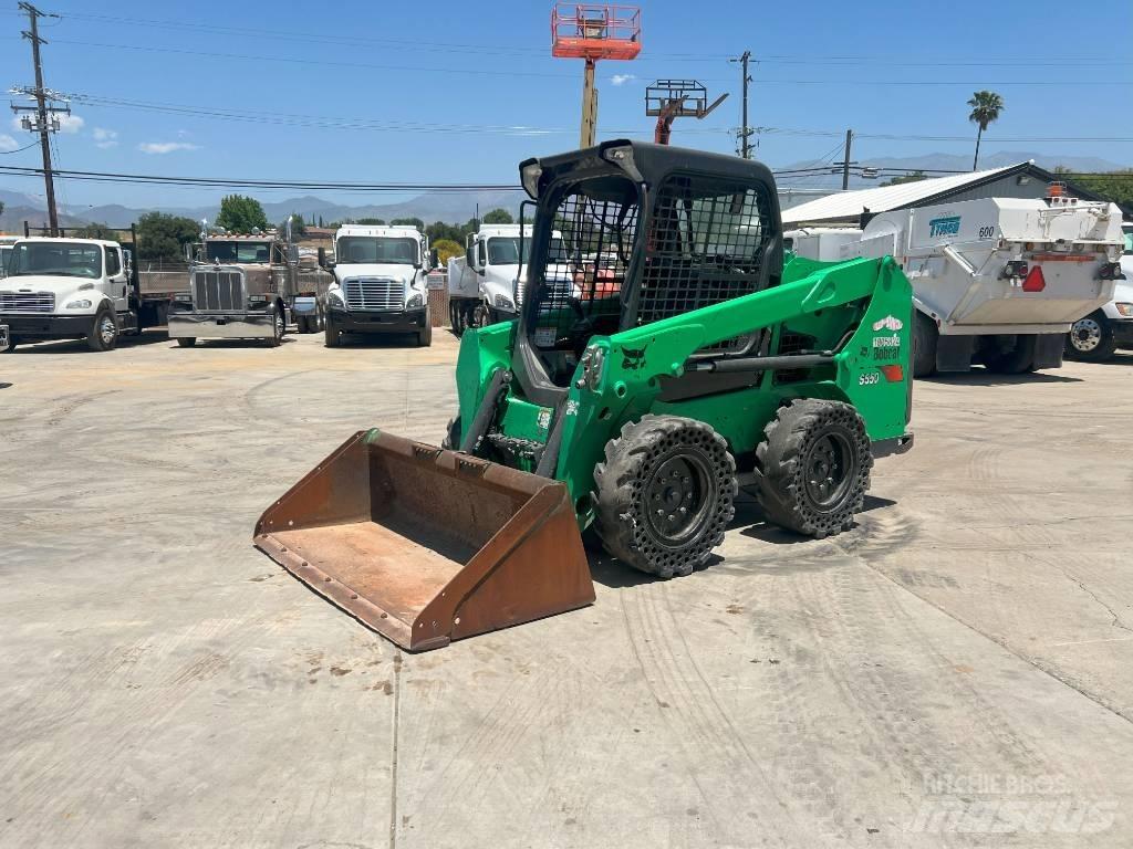 Bobcat S 550 Krautuvai su šoniniu pasukimu