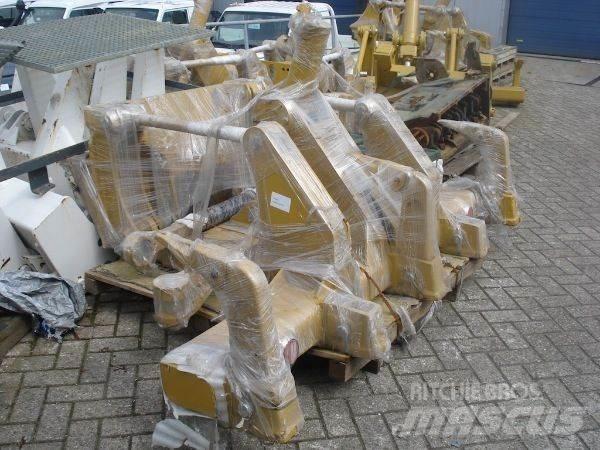 CAT 140M/160M Ripper Statyba - Kita