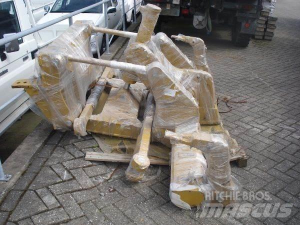 CAT 140M/160M Ripper Statyba - Kita