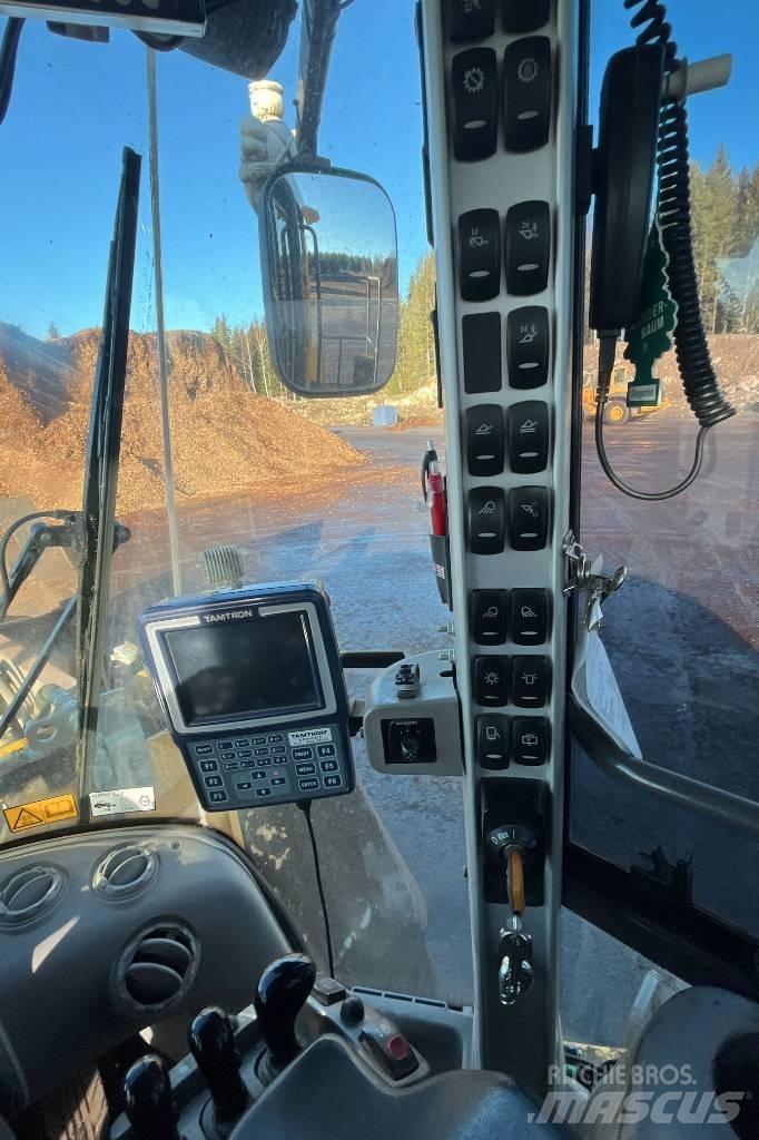 Volvo L 180 G Naudoti ratiniai krautuvai