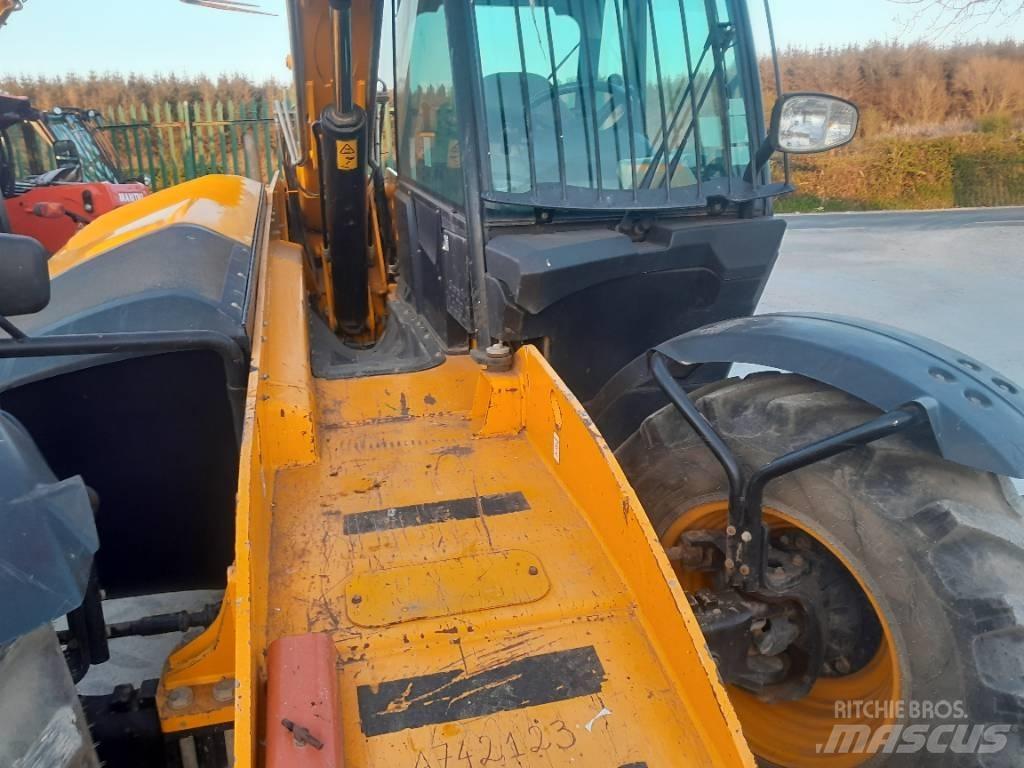 JCB 540-140 Teleskopiniai krautuvai