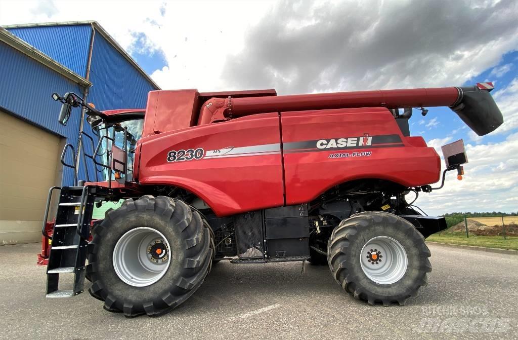 Case IH 8230 Derliaus nuėmimo kombainai