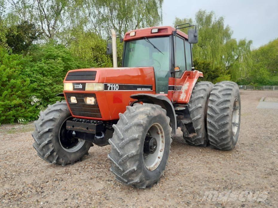 Case IH Magnum 7110 Traktoriai