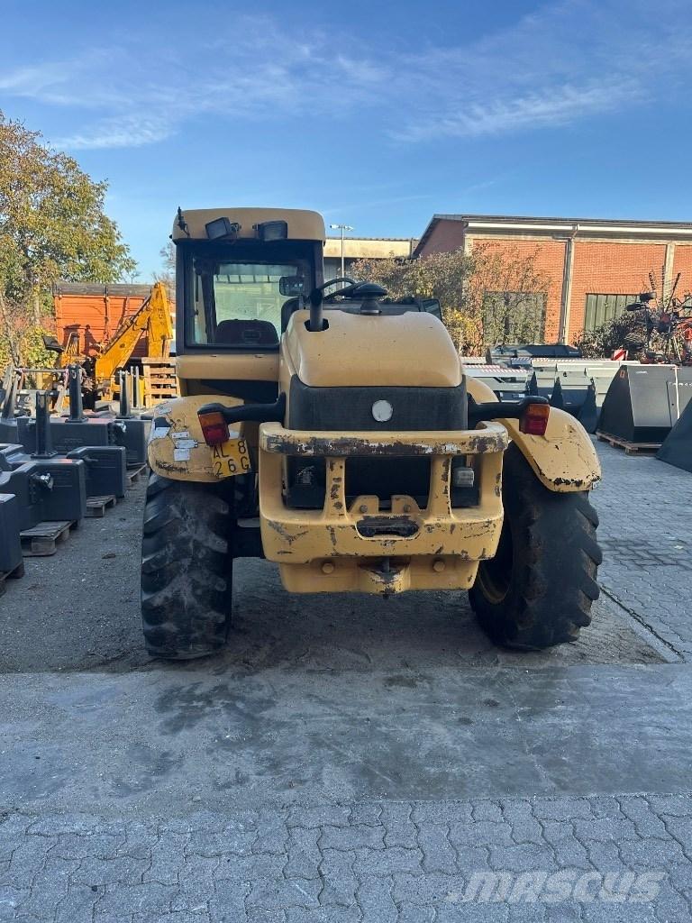 New Holland LM 640 Teleskopiniai krautuvai žemės ūkiui