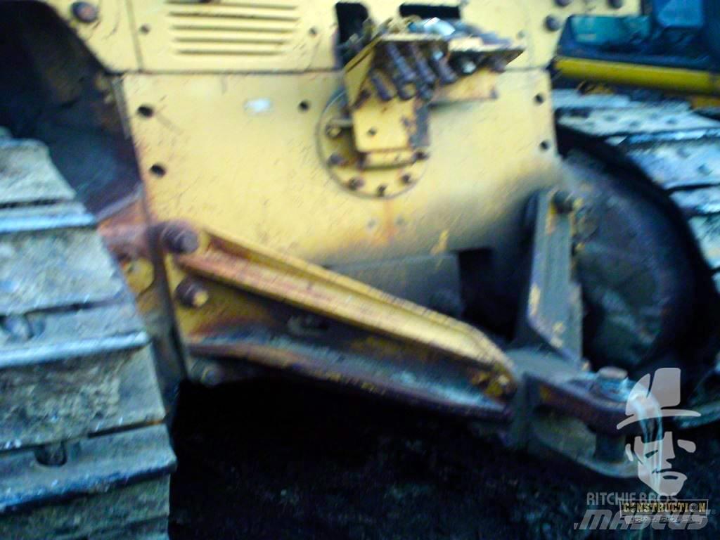 CAT D 8 K Vikšriniai buldozeriai