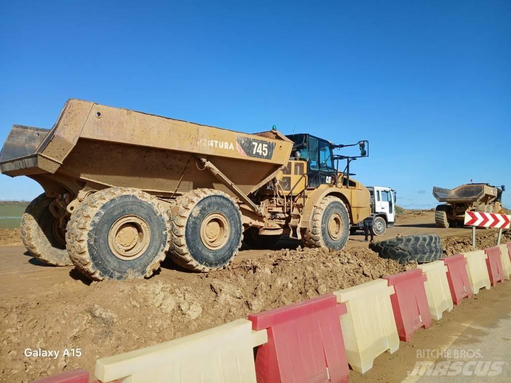 CAT 745 Karjeriniai savivarčiai