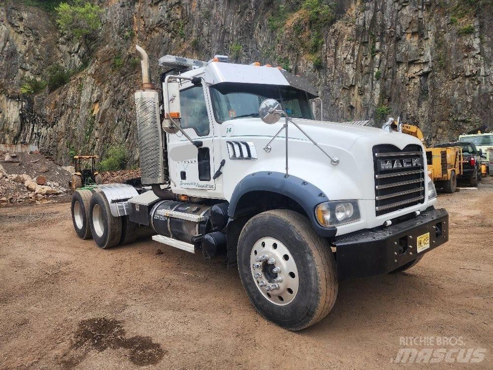 Mack GU713 GRANITE Važiuoklė su kabina