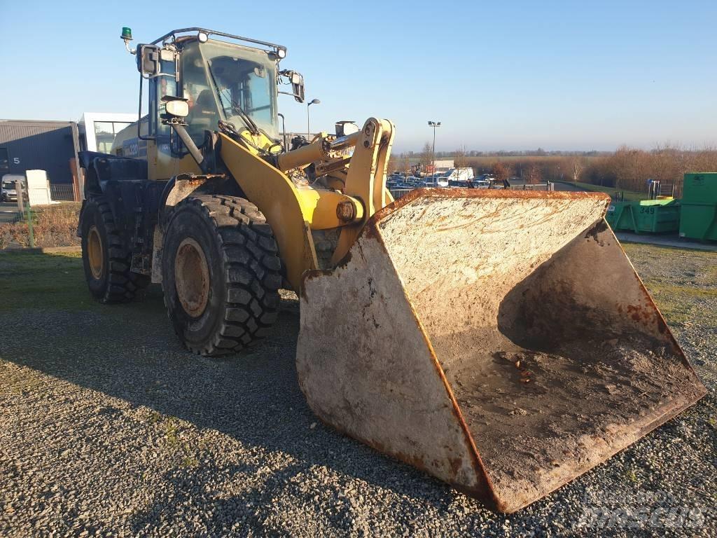 Komatsu WA320-8 Naudoti ratiniai krautuvai