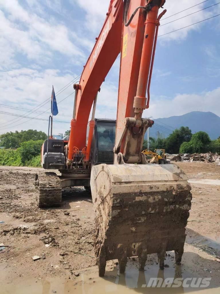 Hitachi EX 200-5 Vikšriniai ekskavatoriai