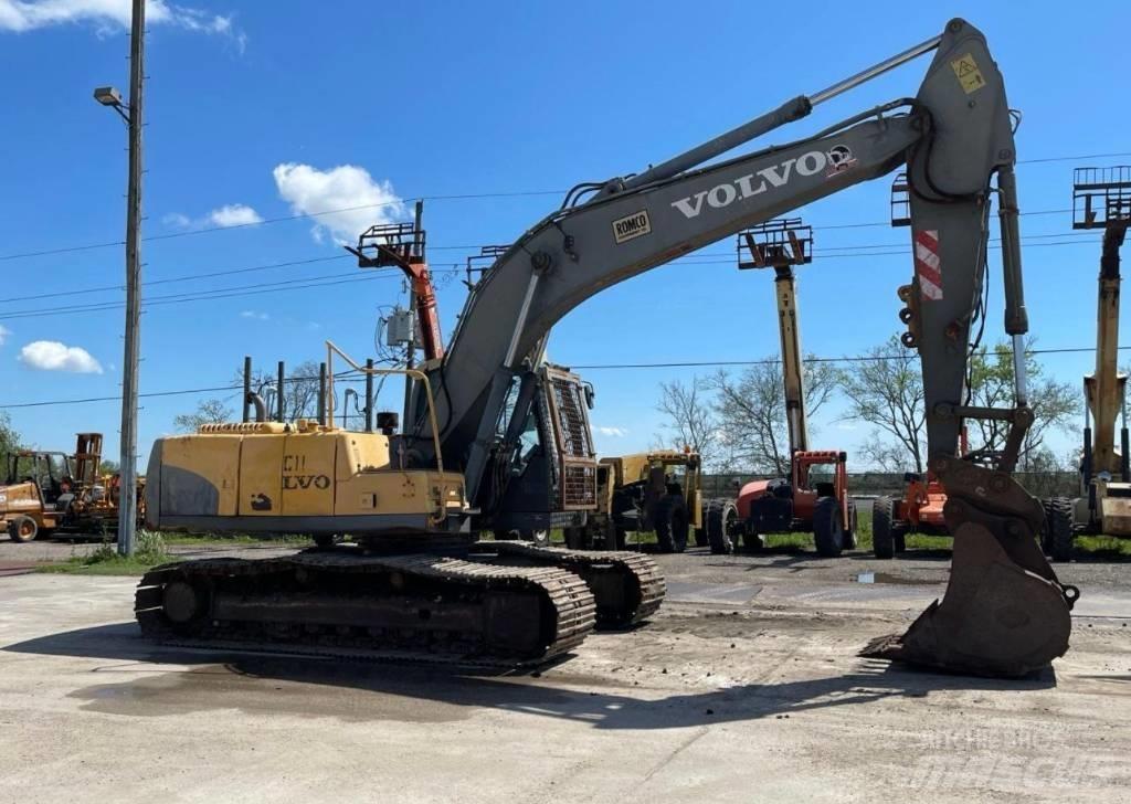 VOLVO 210CL Vikšriniai ekskavatoriai