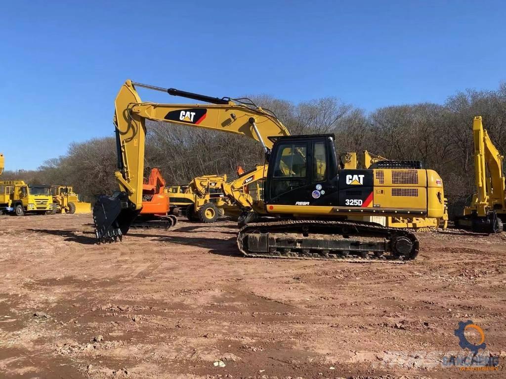 CAT 325 D Vikšriniai ekskavatoriai