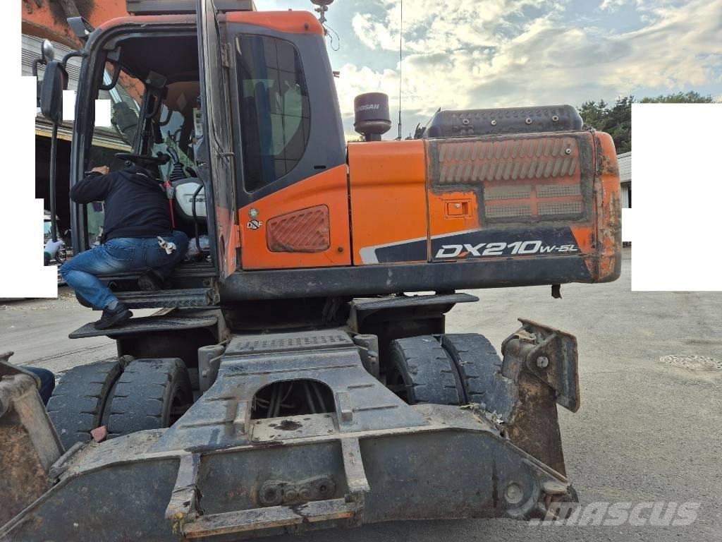 Doosan DX 210 W Ratiniai ekskavatoriai