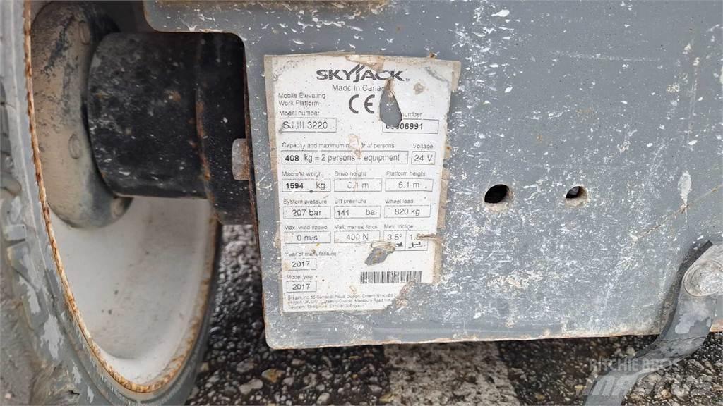 SkyJack SJIII3220 Žirkliniai keltuvai