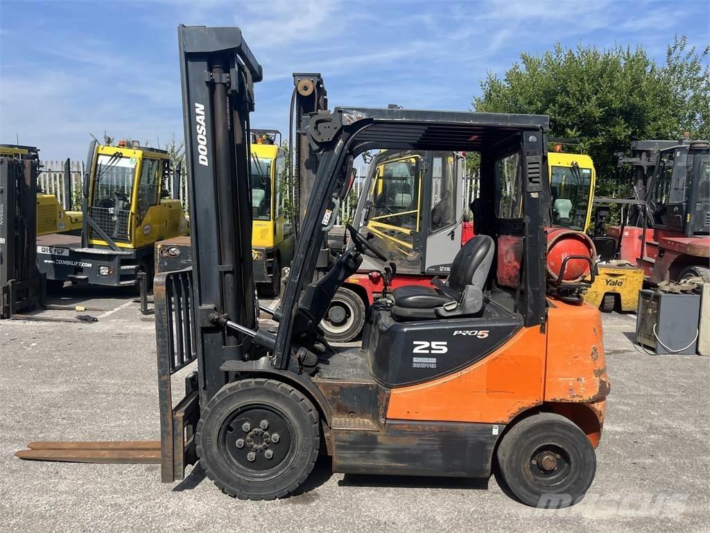 Doosan G25E-5 LPG (dujiniai) krautuvai
