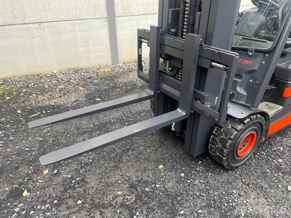 Linde E30L-01 Elektriniai šakiniai krautuvai