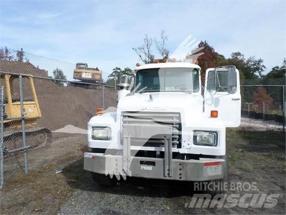 Mack DM600 Statyba - Kita