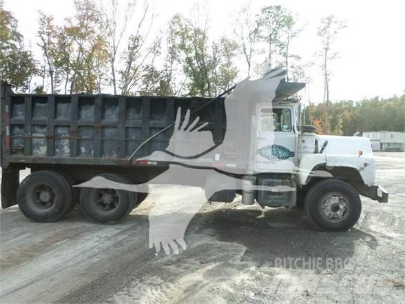 Mack DM600 Statyba - Kita