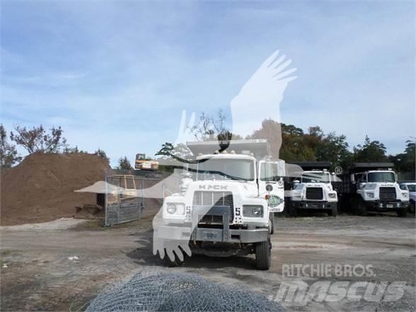 Mack DM600 Statyba - Kita