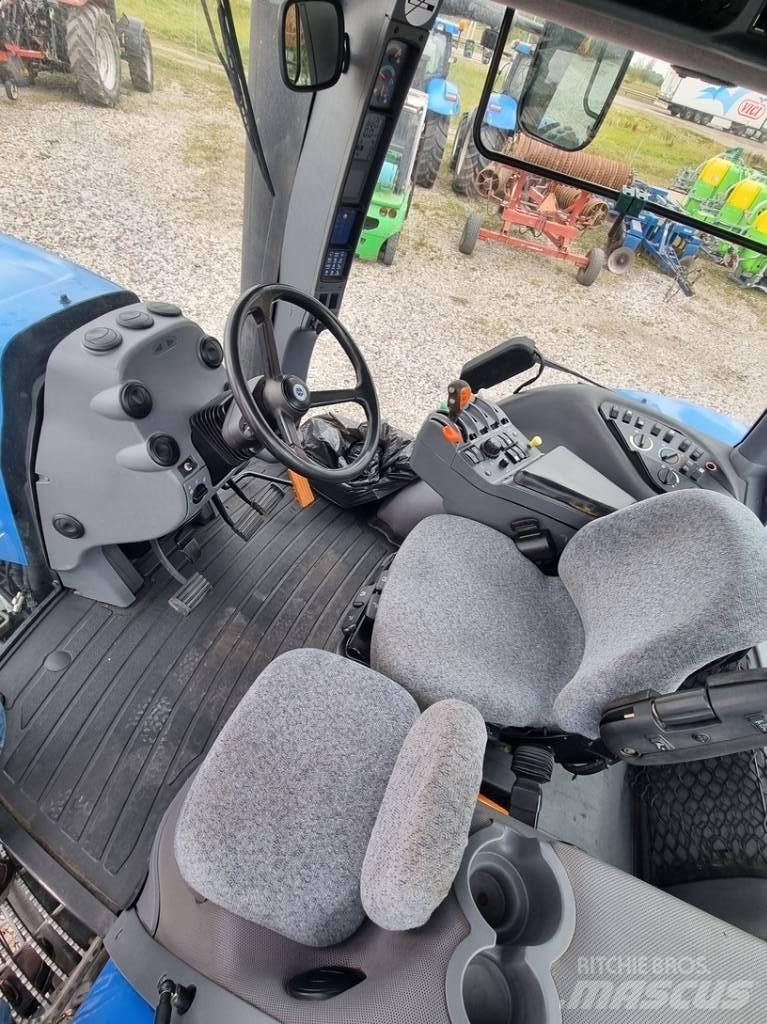 New Holland T 8040 Traktoriai