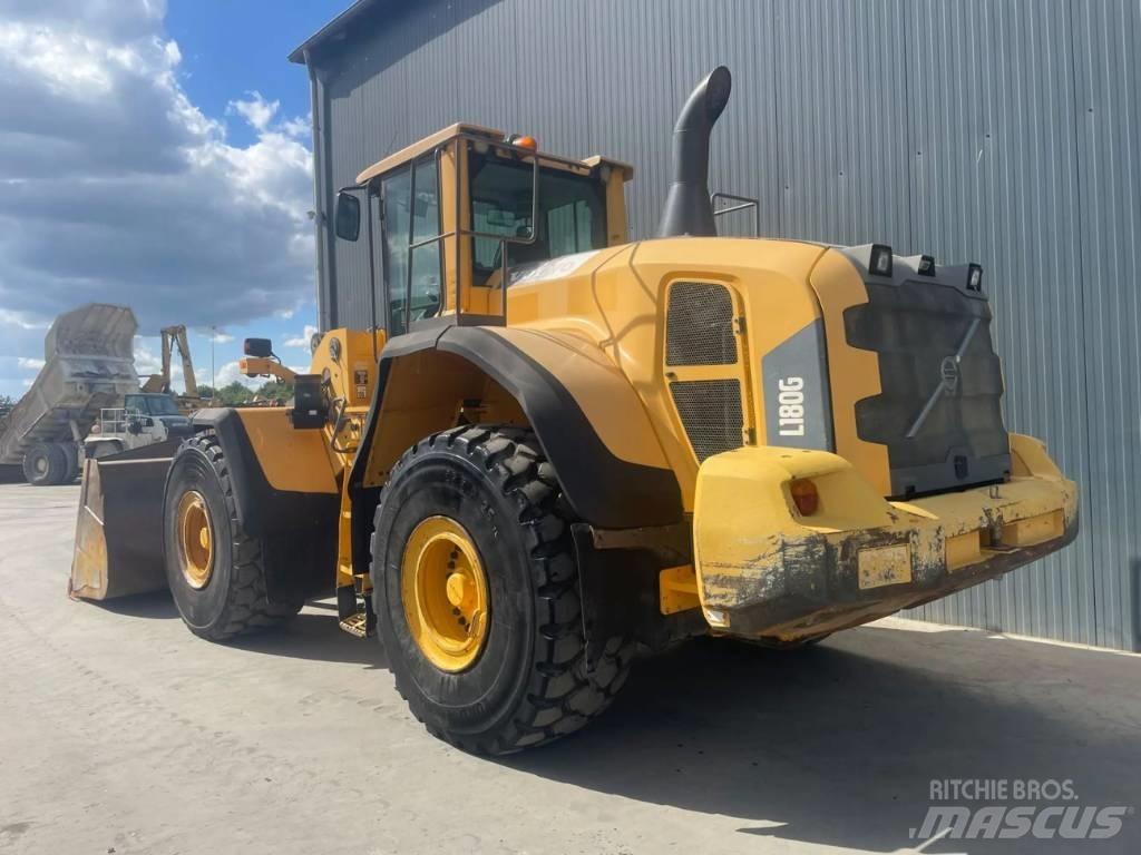Volvo L180G Naudoti ratiniai krautuvai
