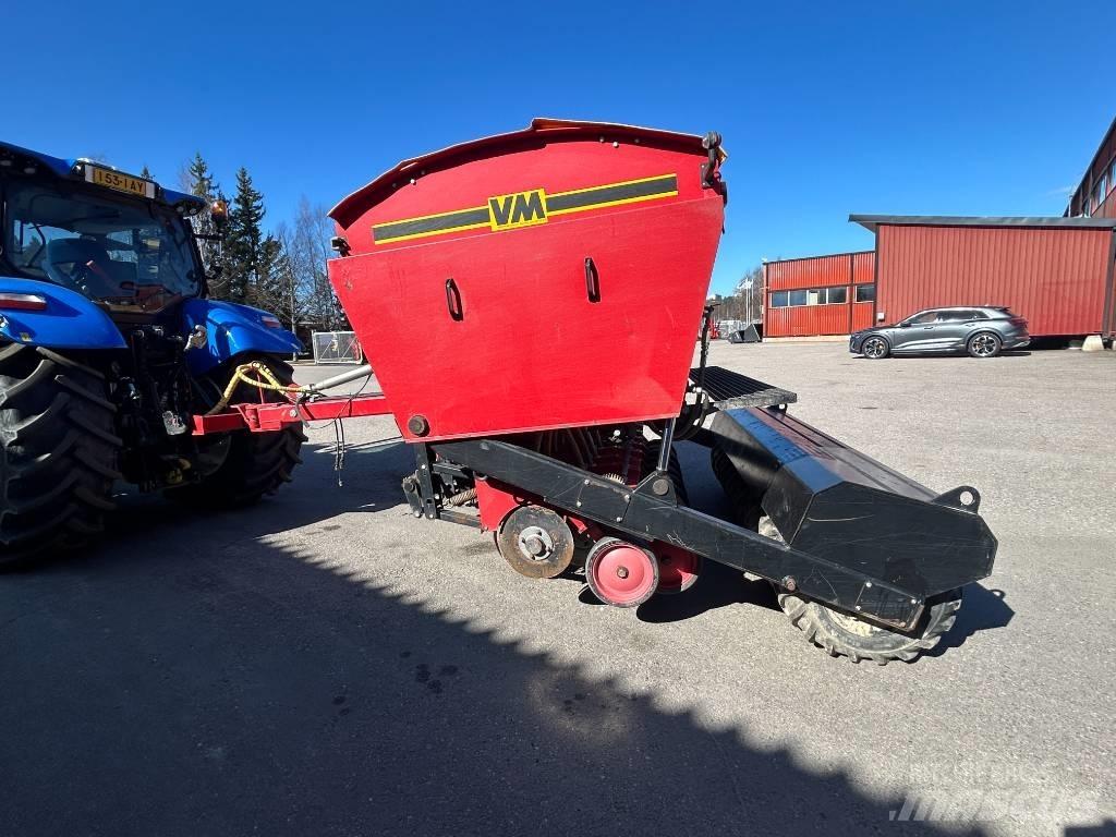 VM 300 SK Sėjamieji kombainai