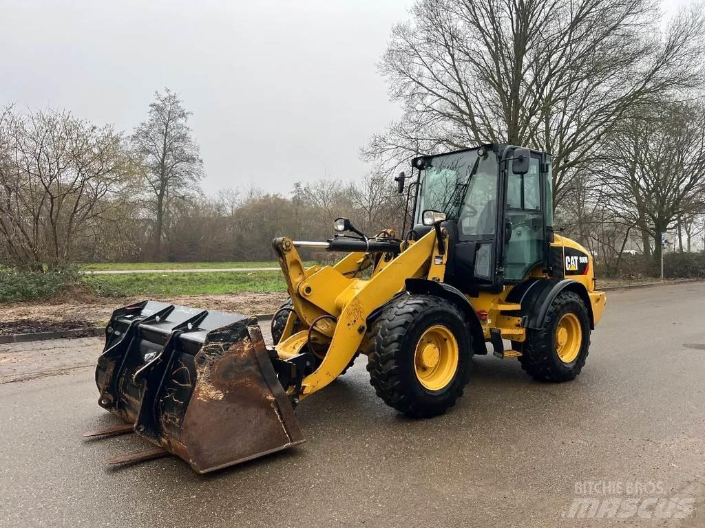 CAT 908M Naudoti ratiniai krautuvai
