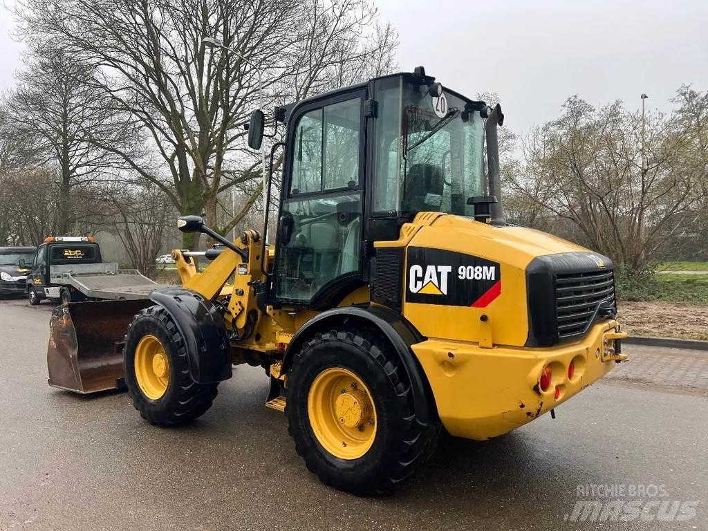 CAT 908M Naudoti ratiniai krautuvai
