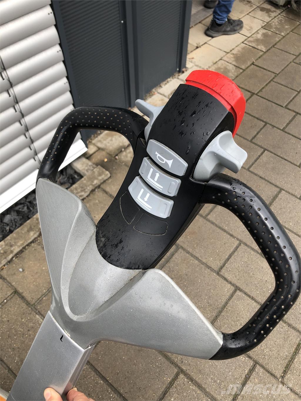 Still EXU16 Rankiniai vėžimėliai