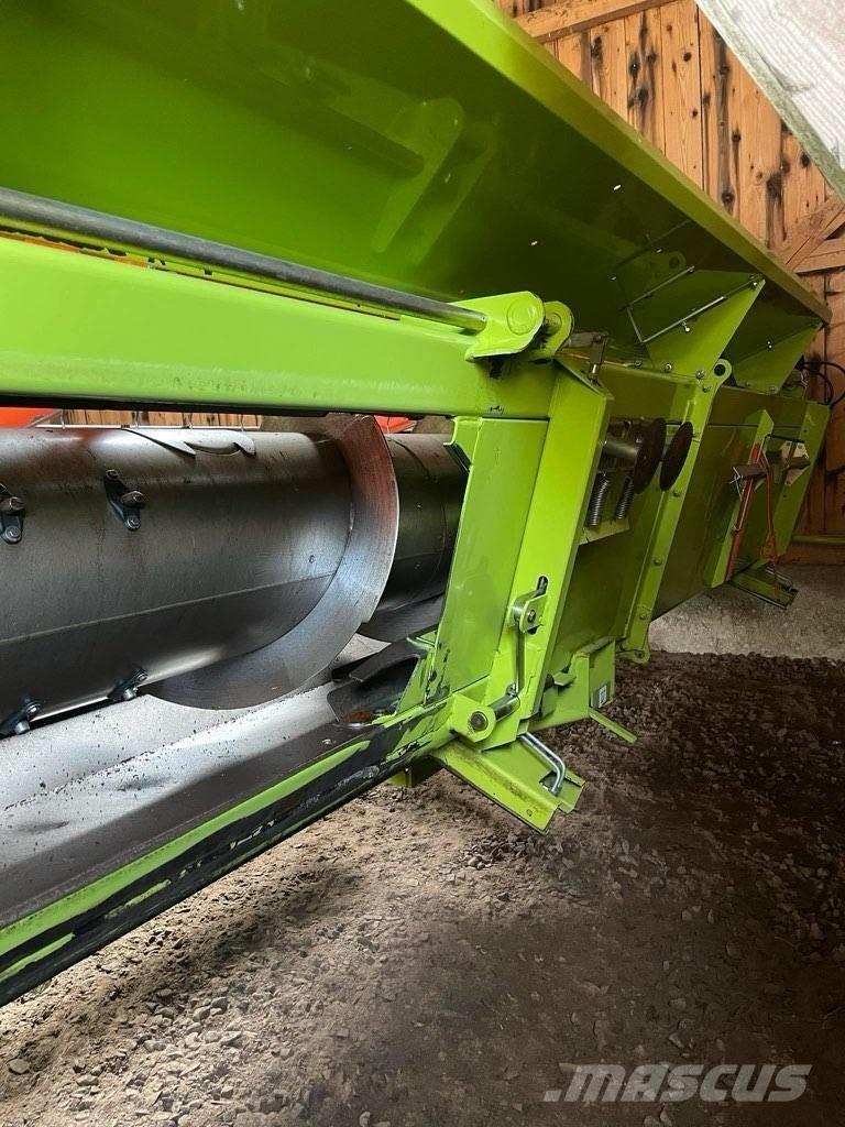 CLAAS V 750 Derliaus nuėmimo kombainų galvos