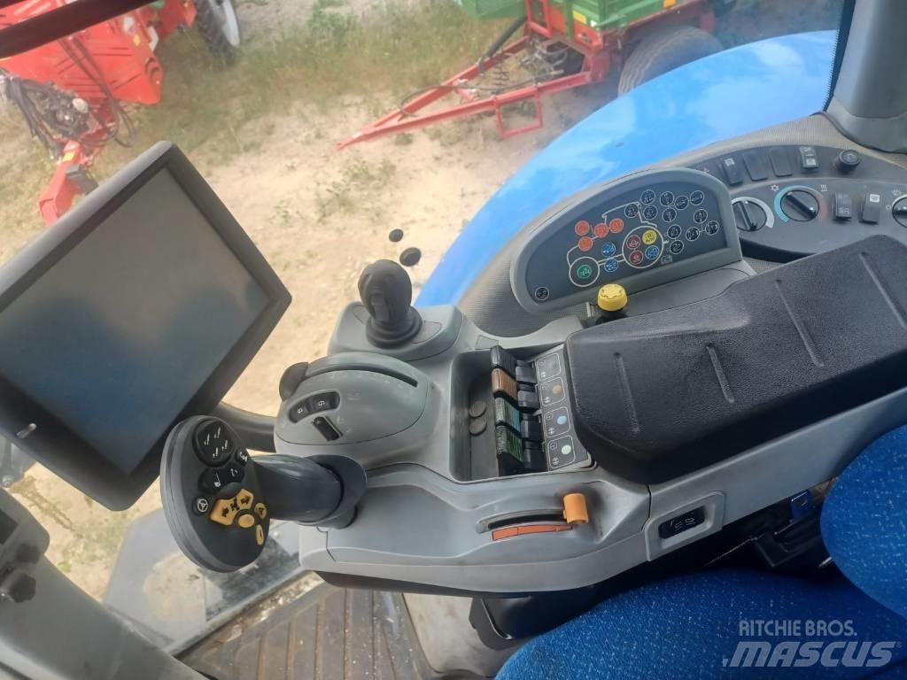 New Holland T 8.390 Traktoriai