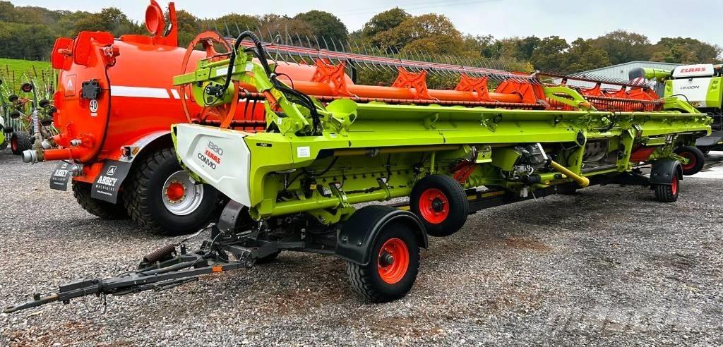 CLAAS Lexion 8900 TT Derliaus nuėmimo kombainai